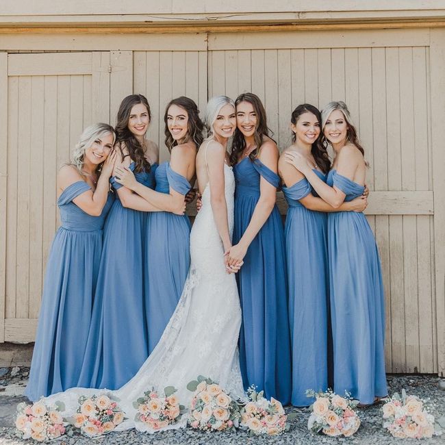 Dar destaque à madrinha através do vestido 👗: 10 Inspirações - 1