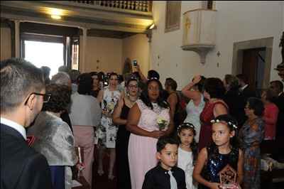 A entrada das damas de honor e das crianças