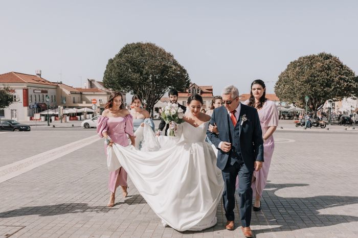 Alguém aqui na comunidade vai trocar de vestido na hora da festa? 1