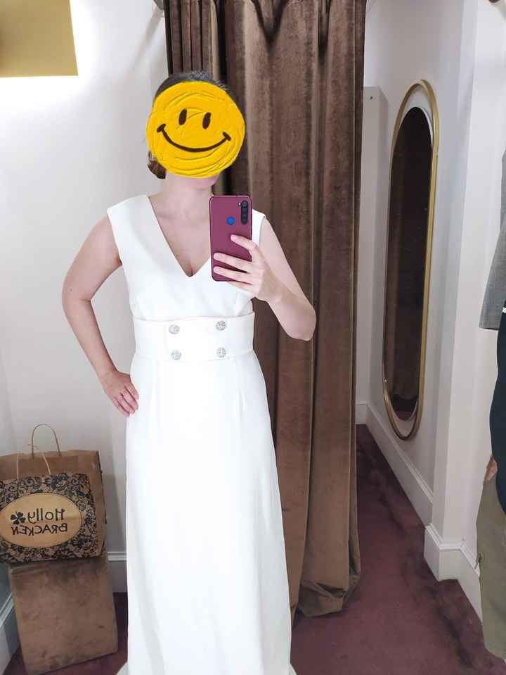 Vais fazer alguma alteração no teu vestido? - 1