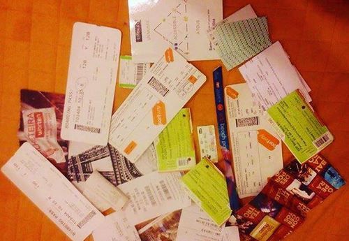 Bilhetes de avião, souvenirs e afins