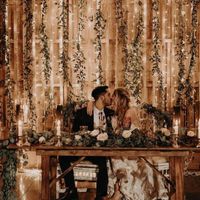 Após a beleza das flores dispostas como cascatas no casamento de algumas celebridades, essa é uma da