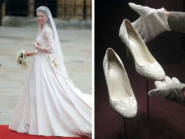 Kate Middleton é outra das melhores noivas dos últimos tempos e escolheu o clássico scarpin, com um salto baixo para seu casamento, se preocupando com o cansaço e conforto.