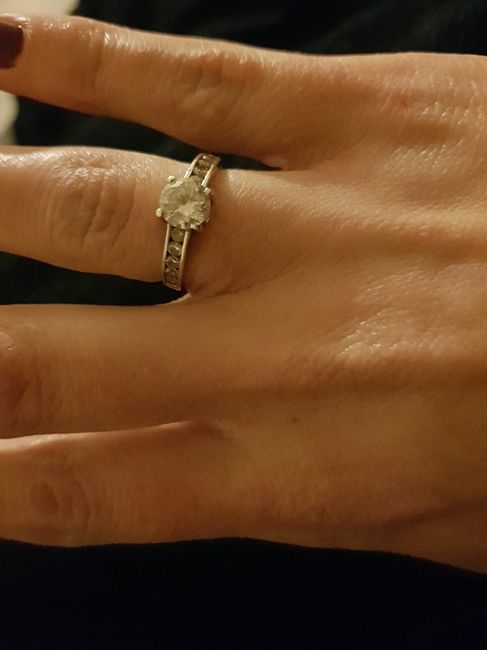 Bora partilhar o nosso anel de noivado? 💍😍 5