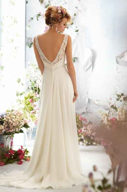 Vestido decotado atrás