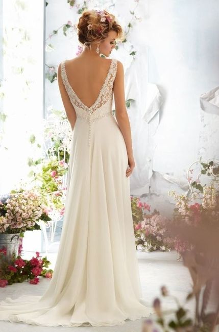 Vestido decotado atrás