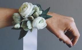 Corsage 4