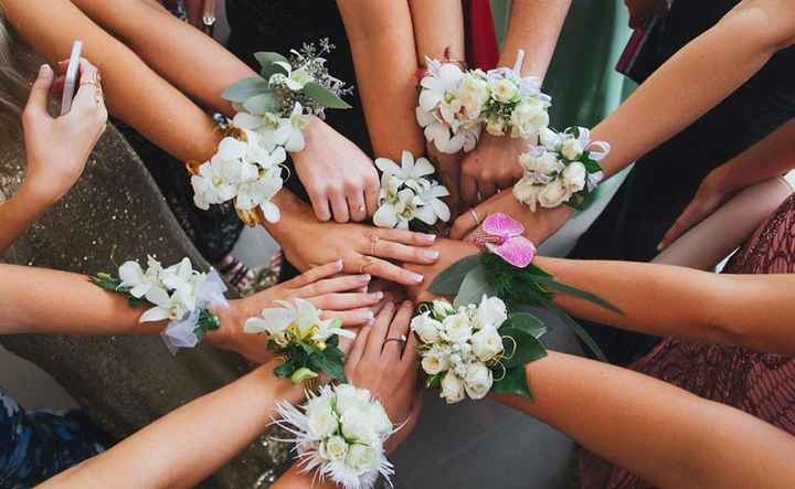 Corsage 3