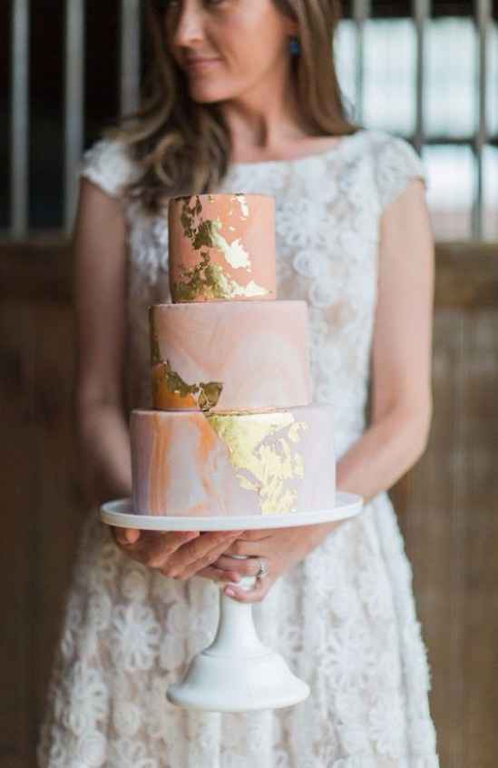 Bolo de casamento moderno 8