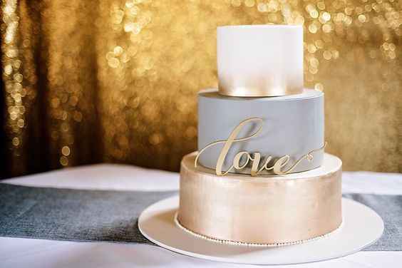 Bolo de casamento moderno 13