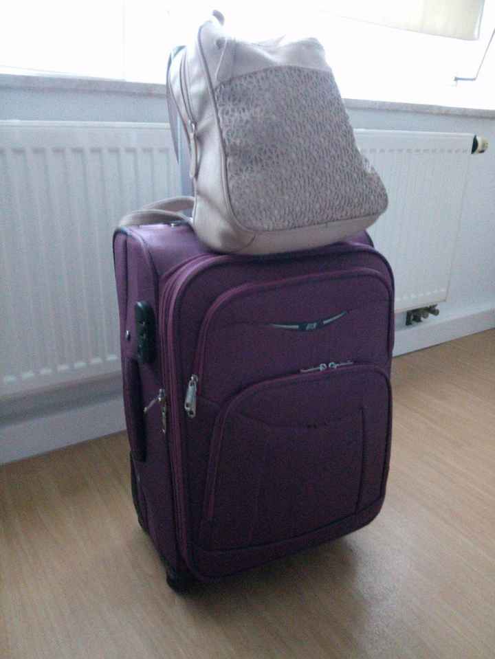 De malas feitas! (ainda não sei como conseguir colocar roupa e calçado para um mês  mais portatil