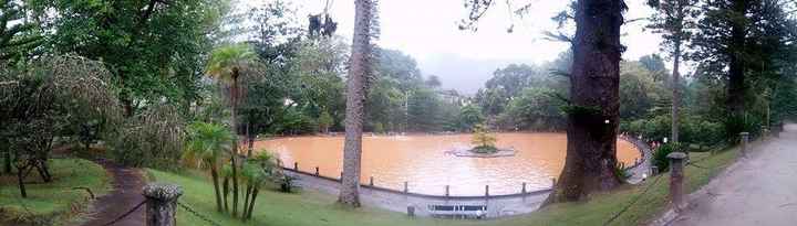 Panorâmica piscina termal