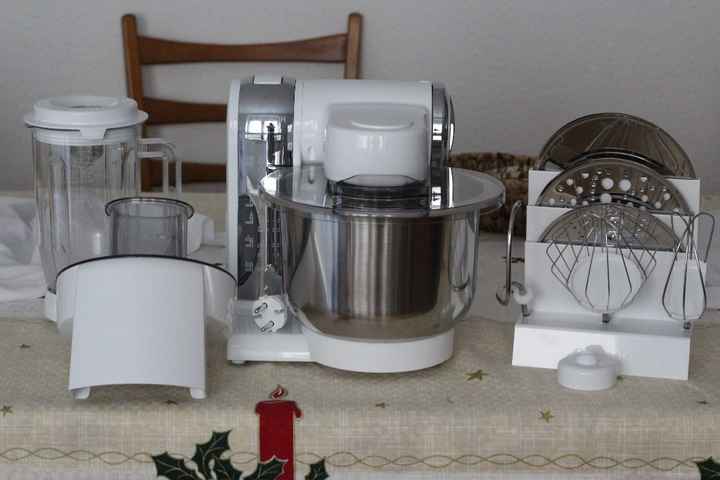 Esta ele disse que era uma prenda para os dois, mas eu não pode escolher.... Um robot de cozinha par