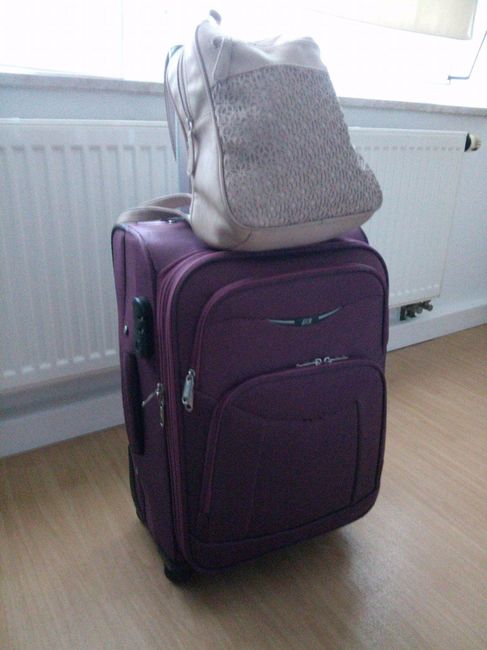 De malas feitas! (ainda não sei como conseguir colocar roupa e calçado para um mês  mais portatil