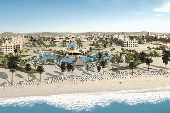 Praia e hotel