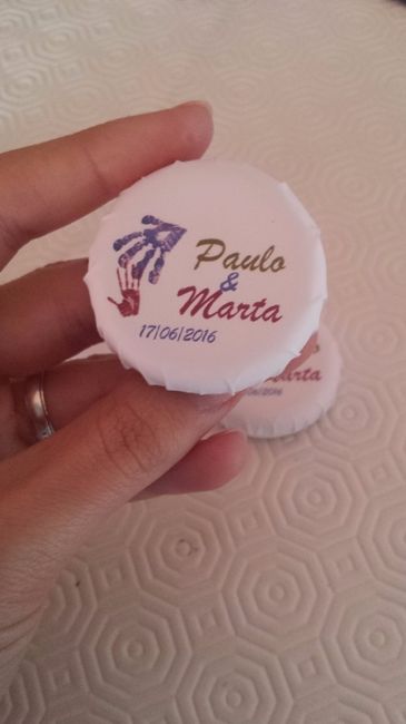 A tampa com etiqueta