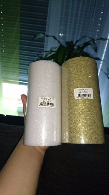Tule dourado e branco