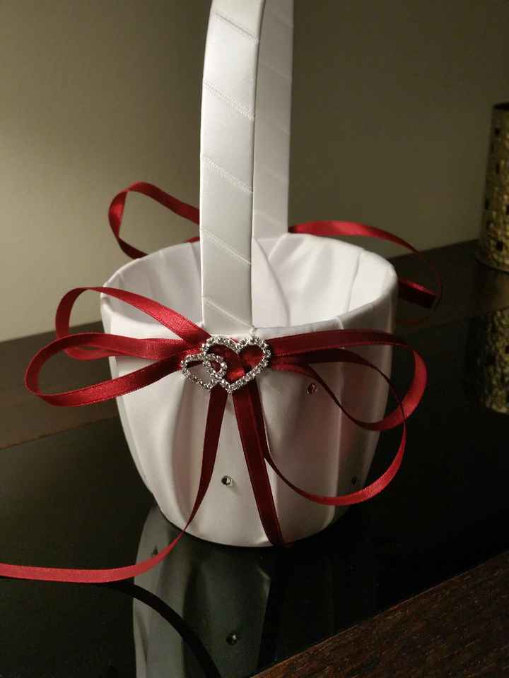 Porta pétalas da menina das alianças