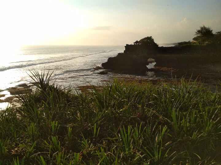 Ver o pôr do sol, junto ao Tanah Lot Temple