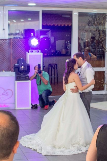 A primeira dança, que foi um arraso! Para rir, mesmo :)