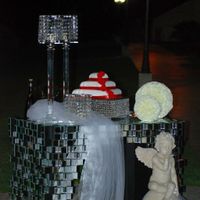 mesa de abertura do bolo no jardim