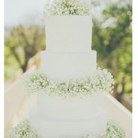 Bolos de casamento brancos com flores - 1