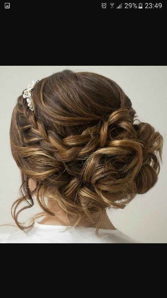  Penteado semi solto com tranças ajuda. - 2