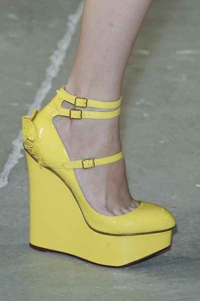 Sapatinhos para um look com amarelo 🤗🤗 - 11