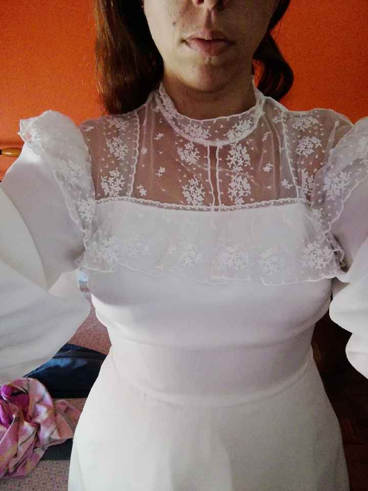 o vestido da mãe... Finalmente se cabe lá dentro a conseguir respirar novamente 😅😁 - 3