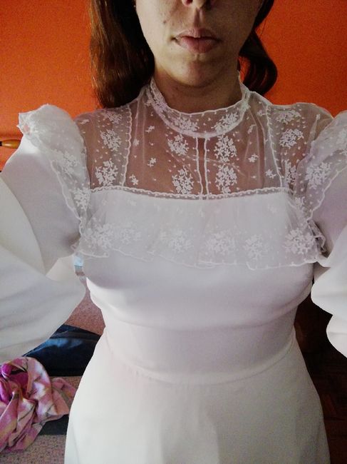 o vestido da mãe... Finalmente se cabe lá dentro a conseguir respirar novamente 😅😁 - 3