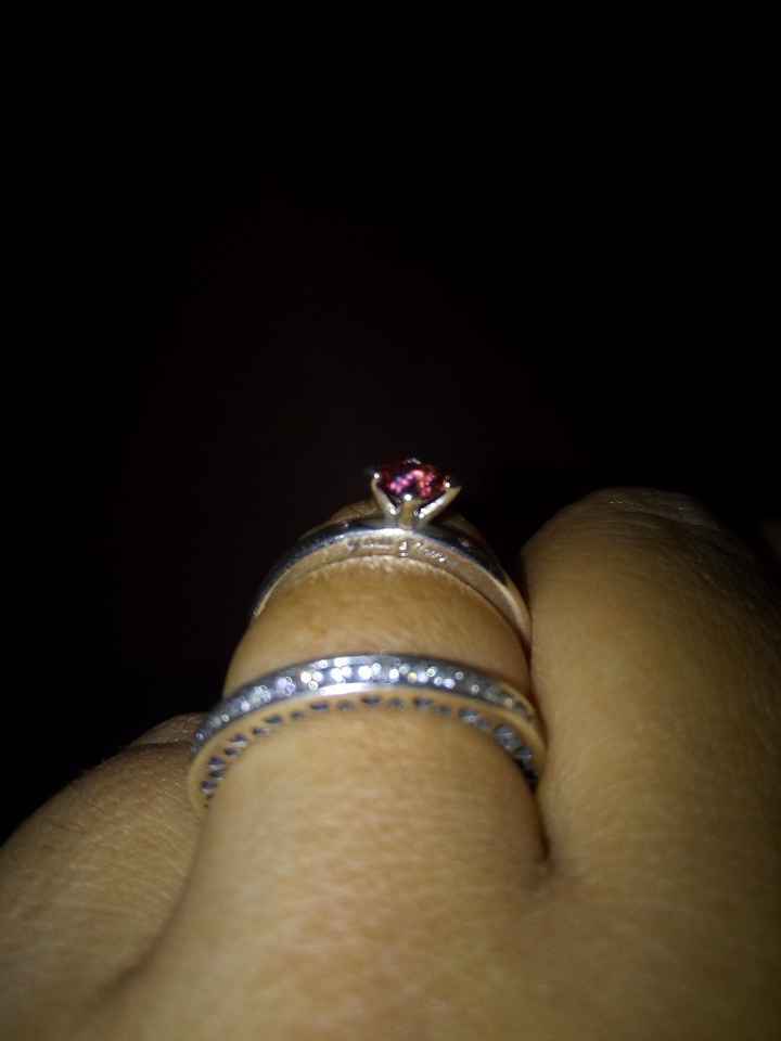 4 meses e 5 dias depois do pedido de casamento foi o dia dos namorados!!... - 2