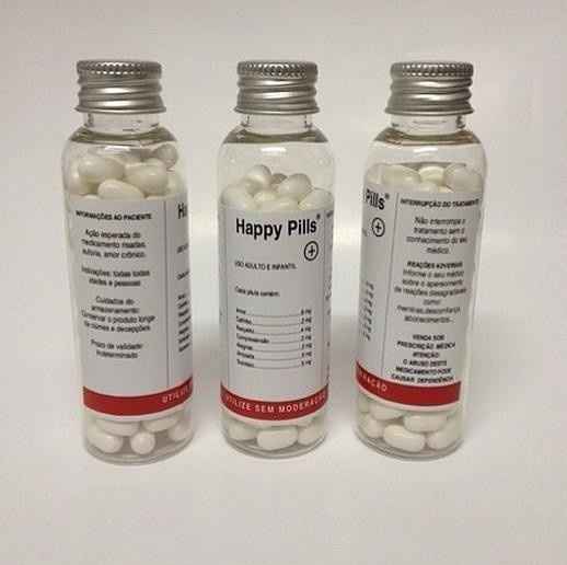 Happy Pills!! Adoro e podem comprar com a cor do vosso dia!