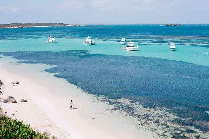 Meu casamento dos sonhos é: Cerimônia com amigos na praia Você é uma pessoa mais relax e nada como c