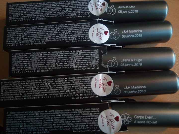 Batons personalizados KIKO, para mim, damas de honor e também para a minha mãe