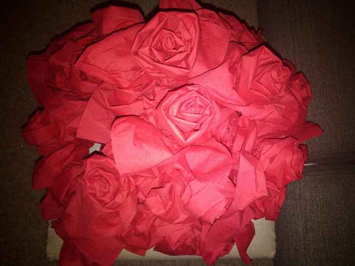 E por fim 50 rosas Origamis para mimarmos os nossos convidados!! 