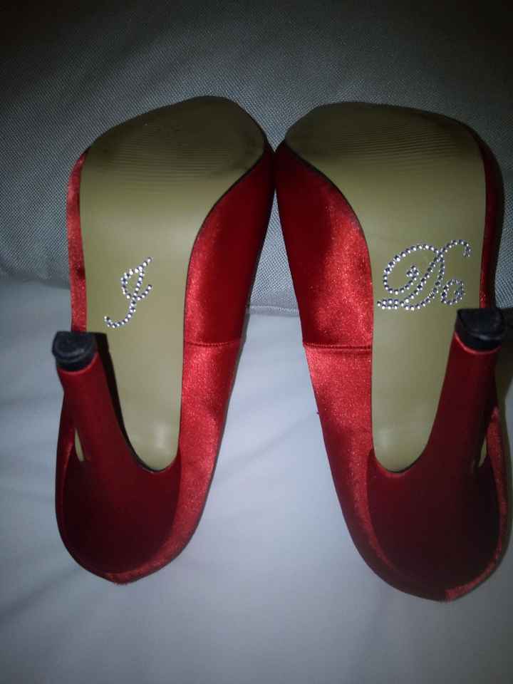 Partilha uma foto dos teus sapatos ... - 1