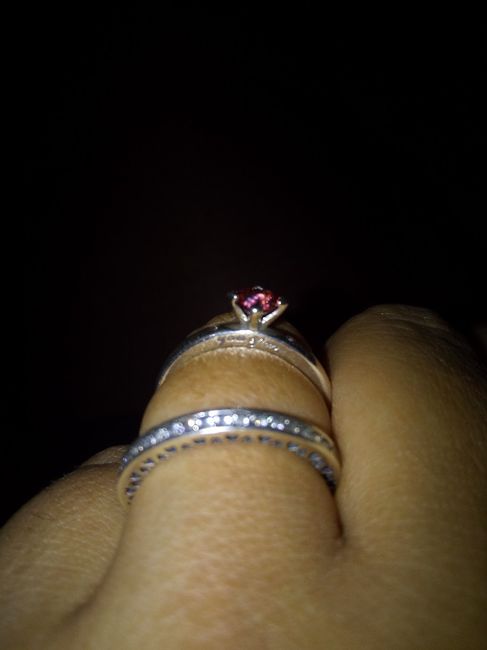 4 meses e 5 dias depois do pedido de casamento foi o dia dos namorados!!... - 2