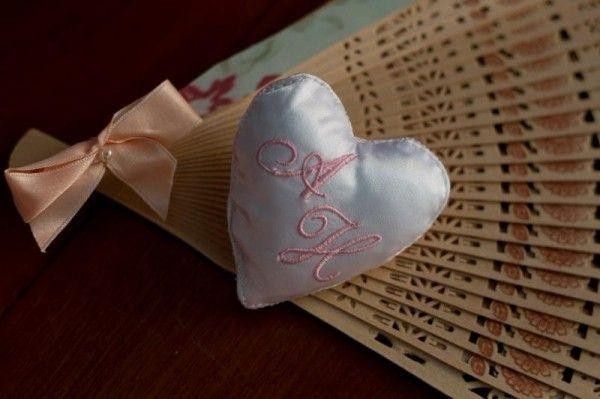 Leques com detalhes personalizados