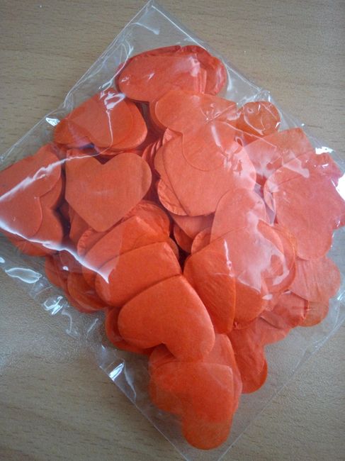 Corações de papel vermelhos...