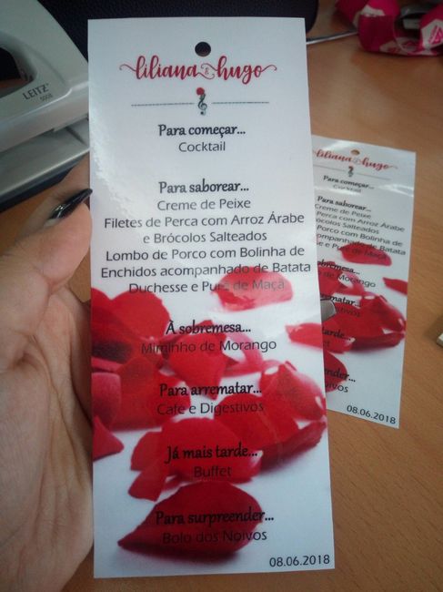Menu já feito por nós... vamos juntar outro marcador com o Obrigado pela presença e colocar fitinha 