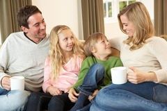 9. Compartilhe a História de Vocês Com Seus Filhos
