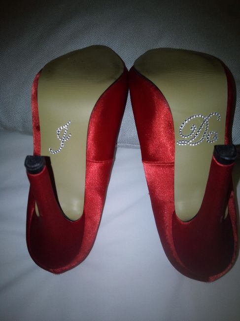 Partilha uma foto dos teus sapatos ... - 1
