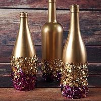 Pintada com spray e com colagem de purpurina