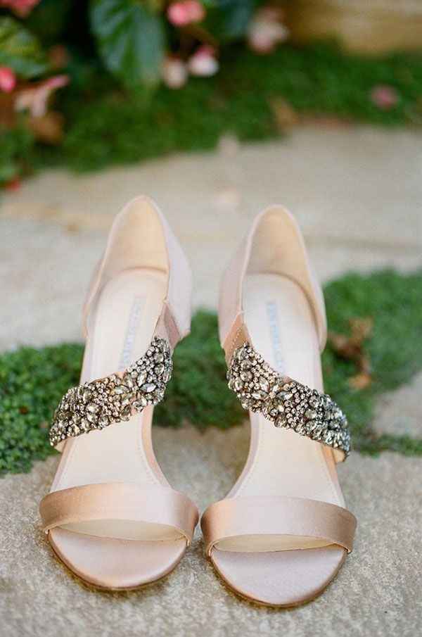 Sapatos de noiva com brilhantes e aplicações: a nova tendência - 1