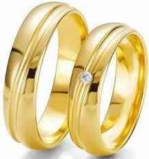 ouro amarelo com um brilhante