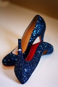 Sapato Azul e Brilhantes
