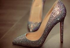 Sapatos com brilhantes