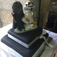 Bolos de casamento pretos com um toque de cor - 1