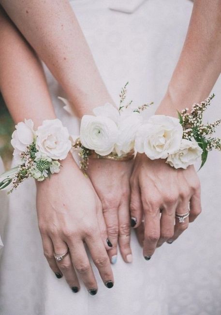 Mesmo indecisa entre bouquet e pulseira