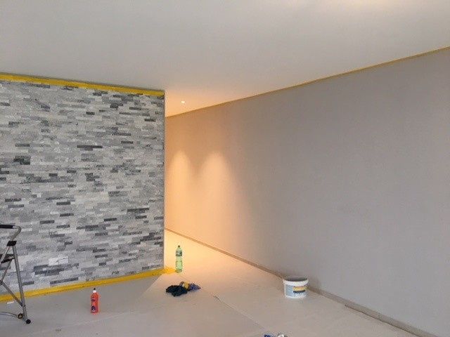 Parede comprida num cinzento clarinho :)